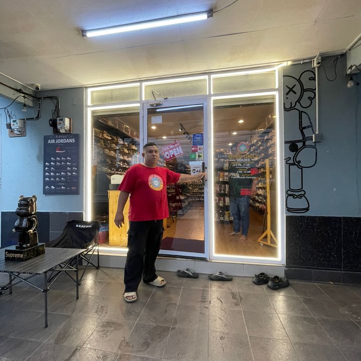 Butik kasut karlesha