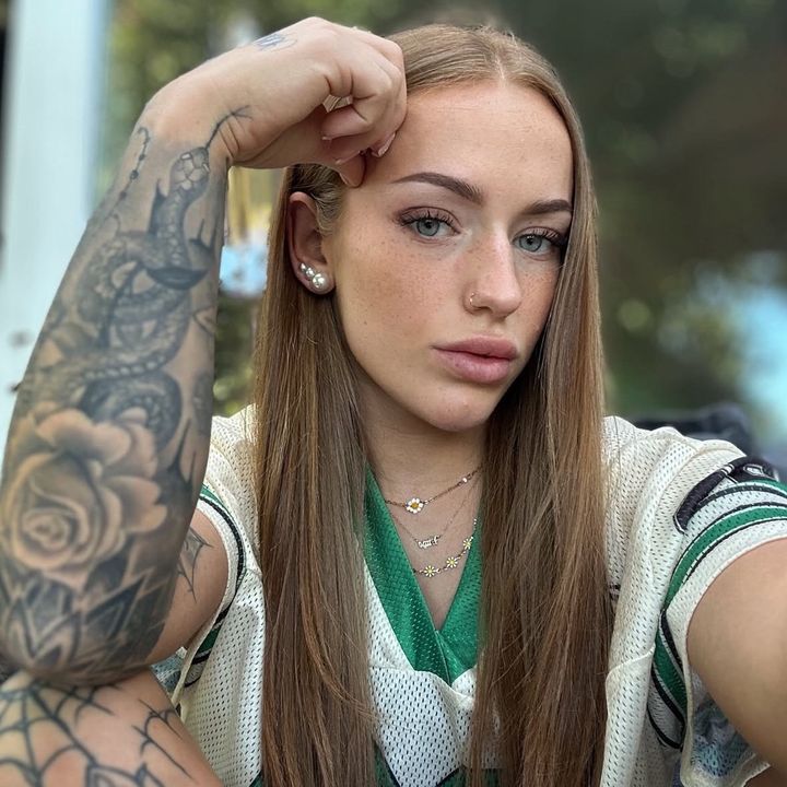 𝐕𝐢𝐜𝐭𝐨𝐫𝐢𝐚 𝐓𝐫𝐮𝐞