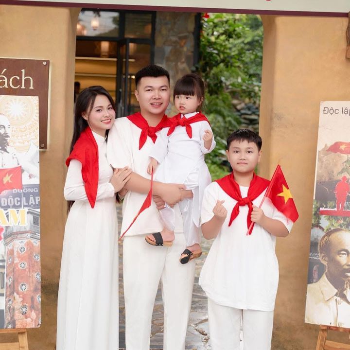 Gia đình Hoàng Thảo