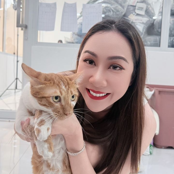 กอลั่มกับแม่ไหมทาสแมว