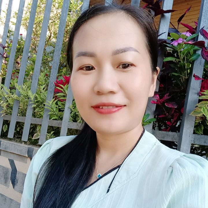 Em Lệ Tạp Hoá