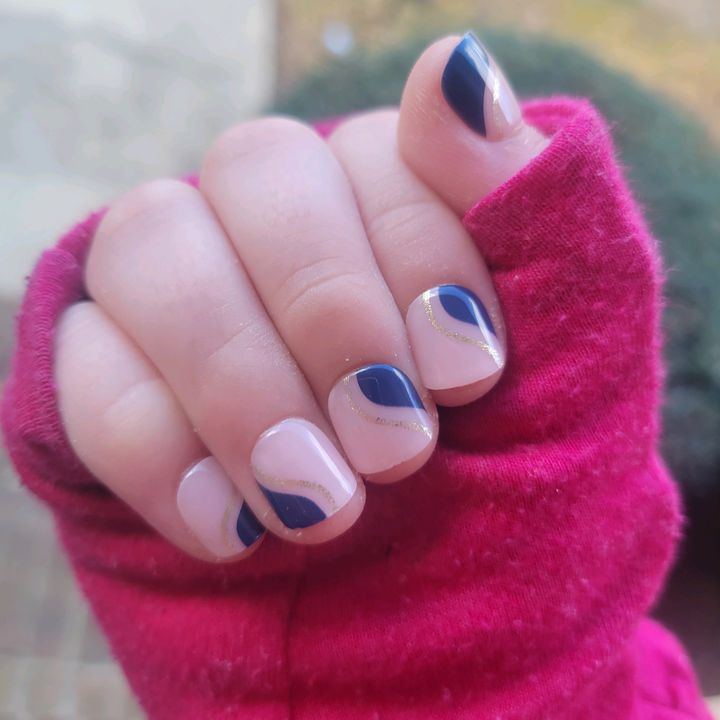 Amanda A | DIY Nails