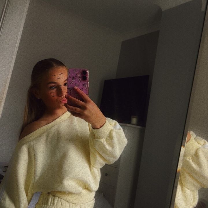 🦢🩷Isabella’smain🩷🦢