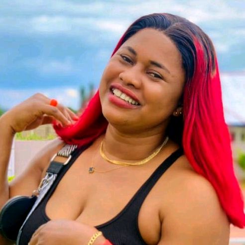 Akosua Mingle backup