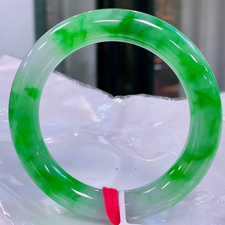 Jade jewelry show