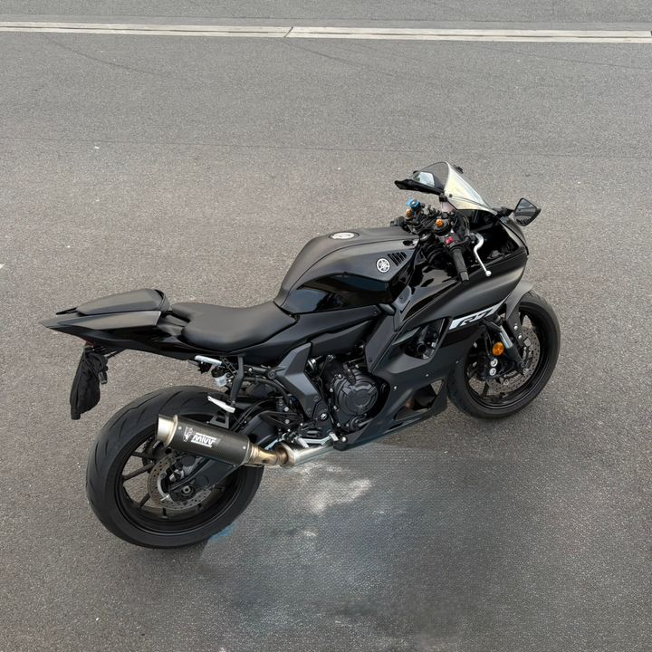 blacked.R7