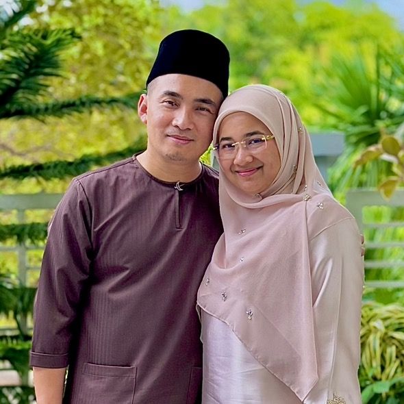Najib.CEOiyziq