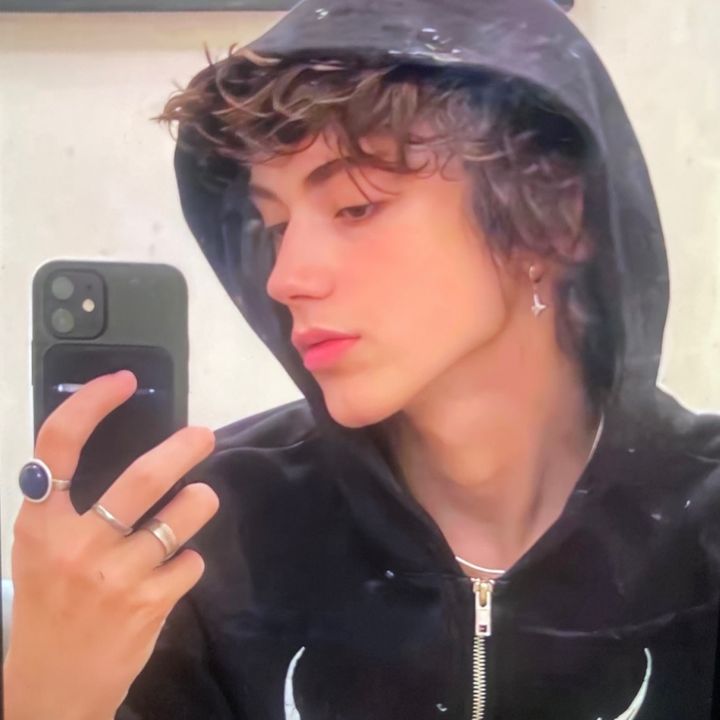 user1704347181248