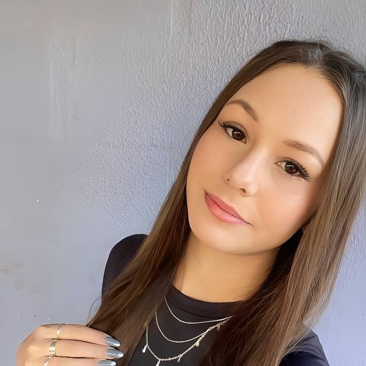 Andressa Lanzana