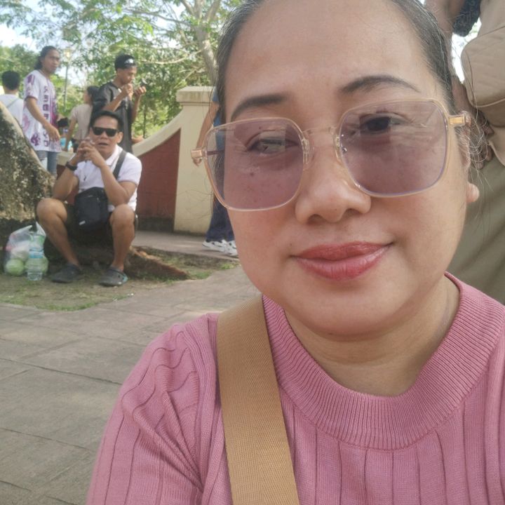 SHIELA FLORES
