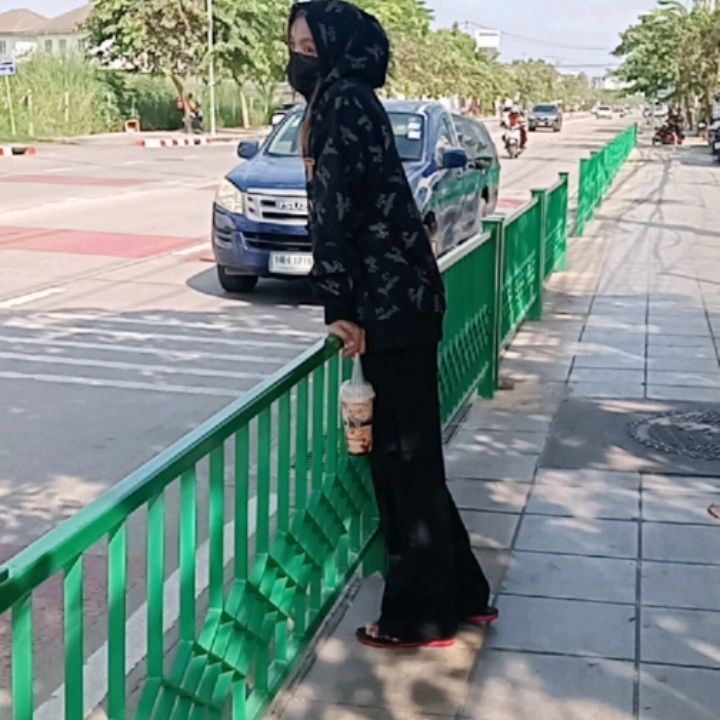 Khun Moe Nyo Aye ( ဘာအံသူလေး )
