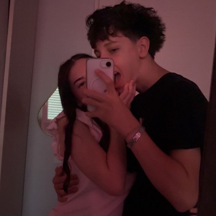 𝐄 & 𝐑