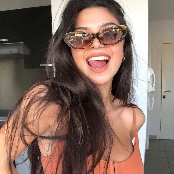 user1966231995925