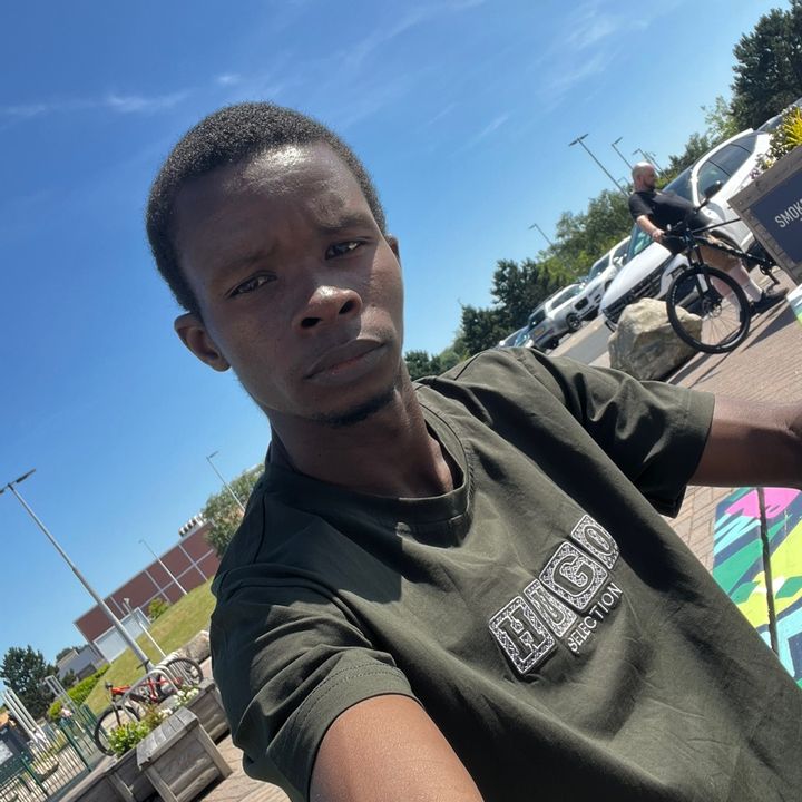 🇨🇲  Abdoul nassir@+44🇬🇧