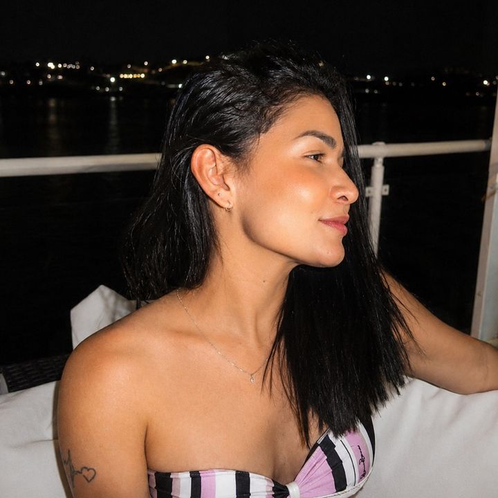 Adriana M •