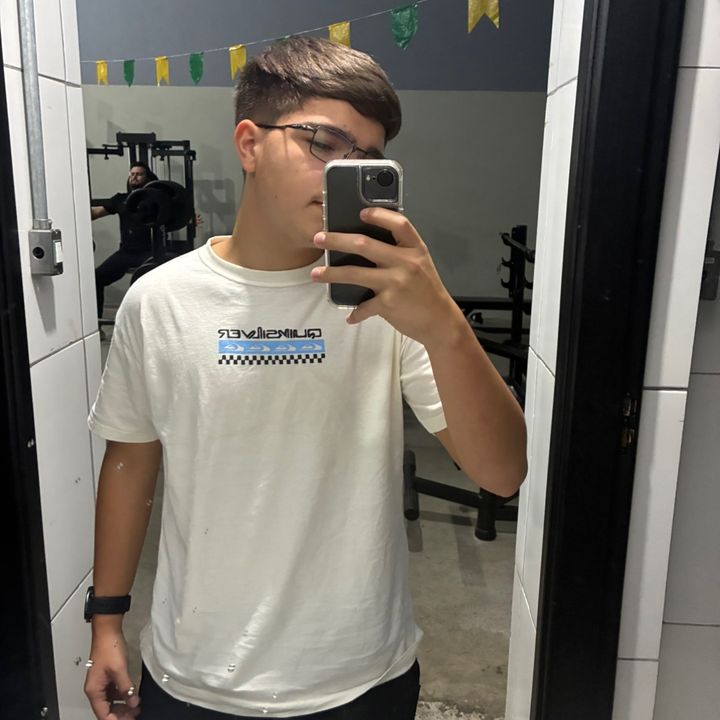 Lucas _Store