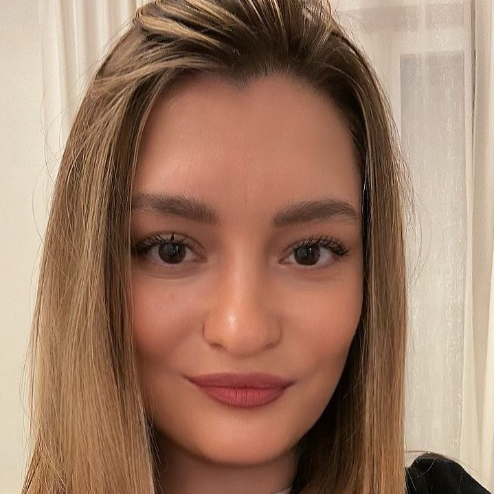Adelina🤍🍀
