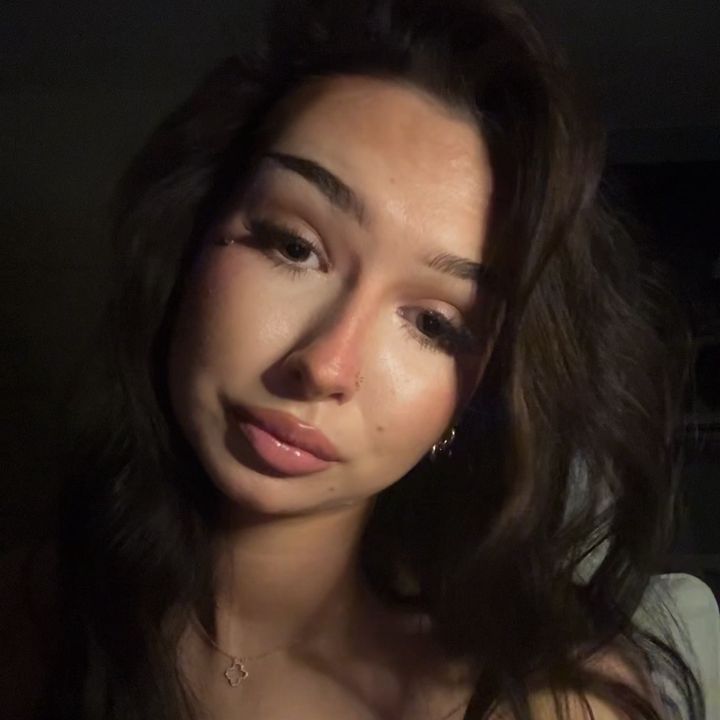 𝐄 𝐌 𝐈