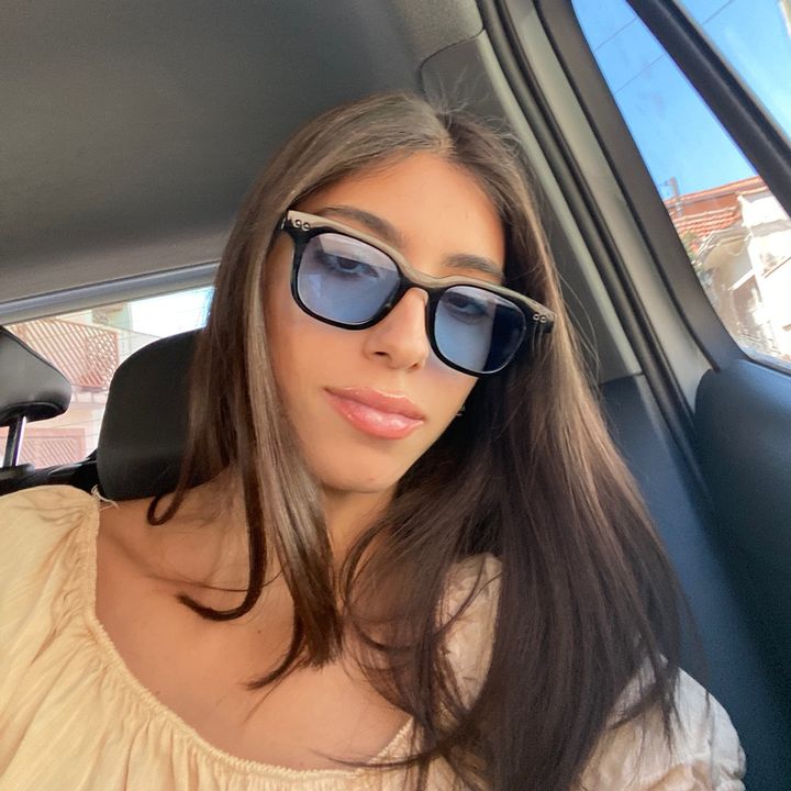 Mila Vlogs