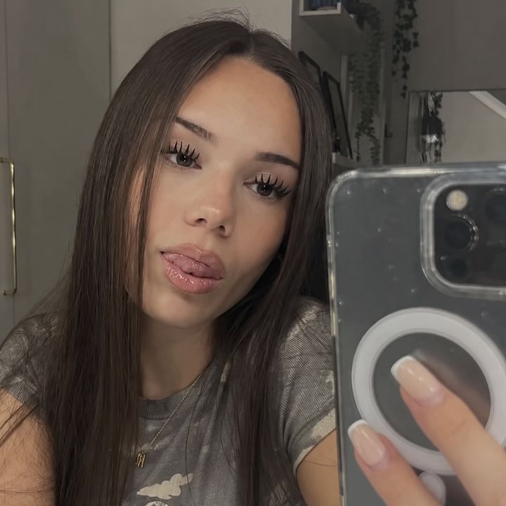 𝐄𝐥𝐞𝐧𝐚🍁