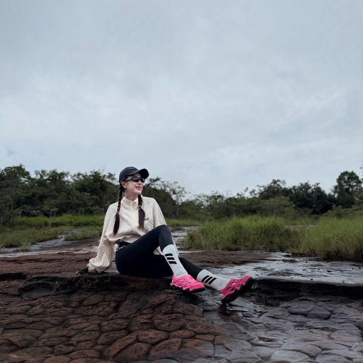 ดาราสาวบ้านนา รีวิว