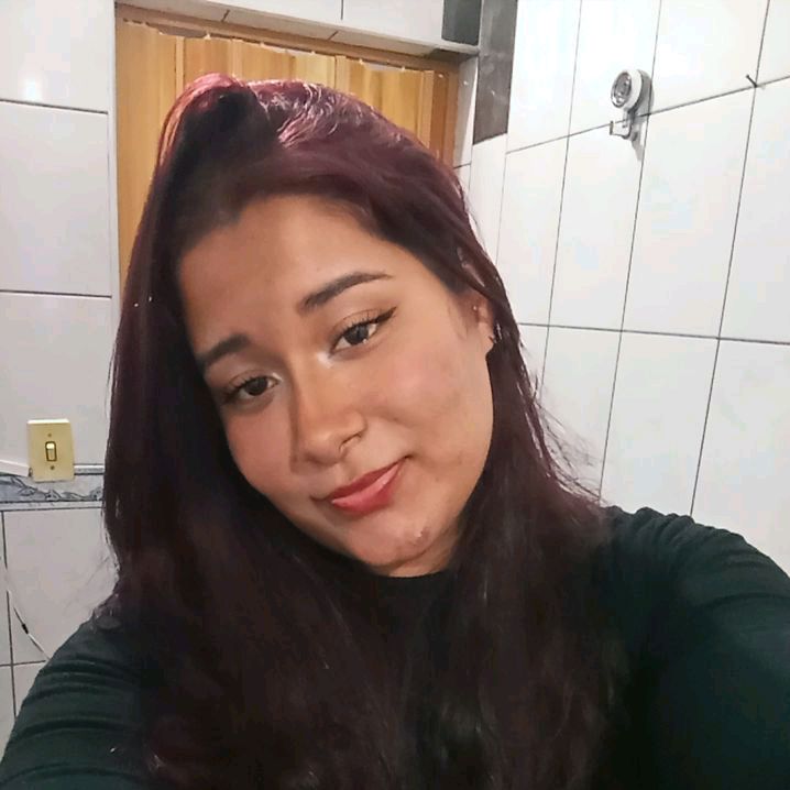 yas com s 🦢