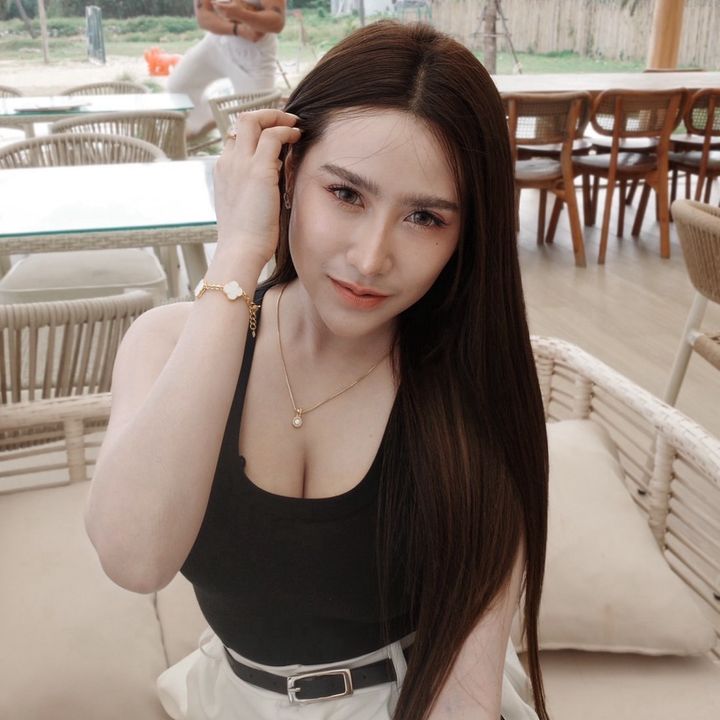 แม่ค้าครีมสกินแคร์หน้าสวย