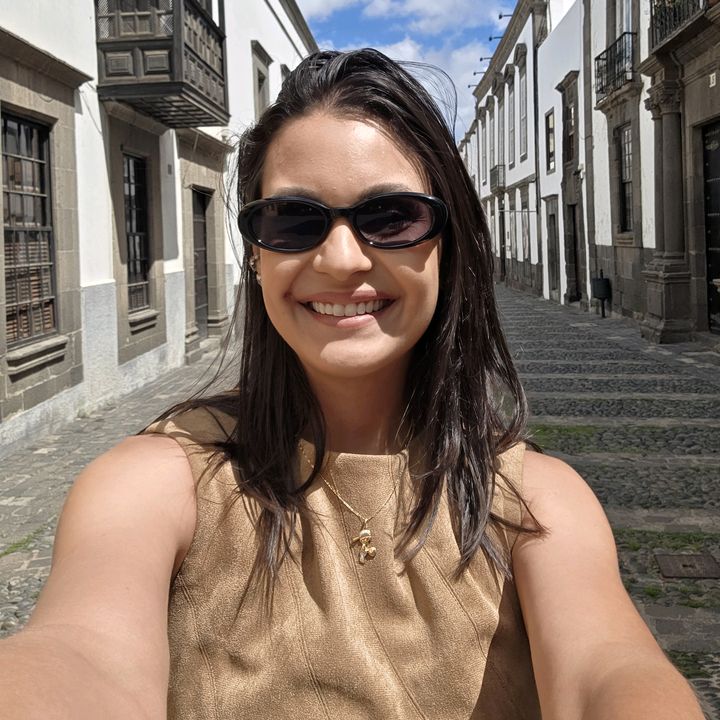 Isabela M Sendra