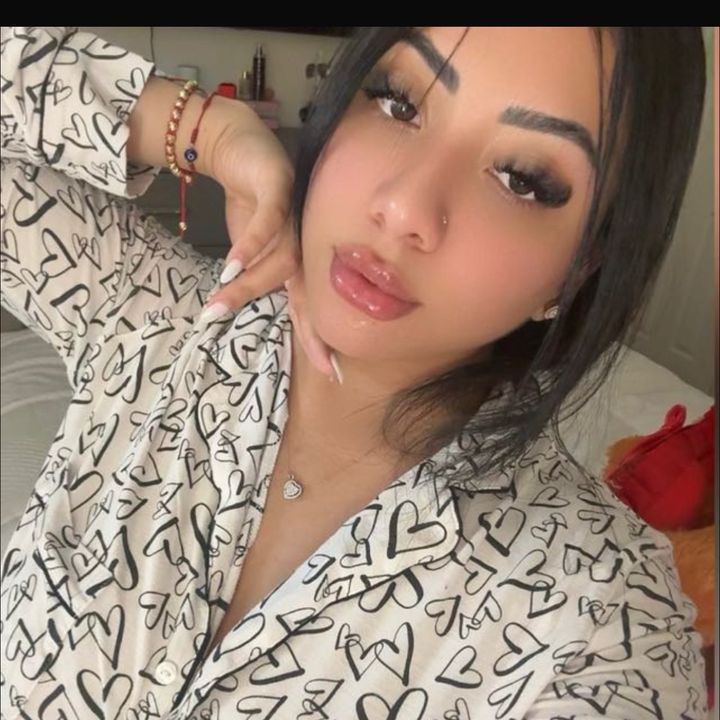 Naye Robles🛍️🛒