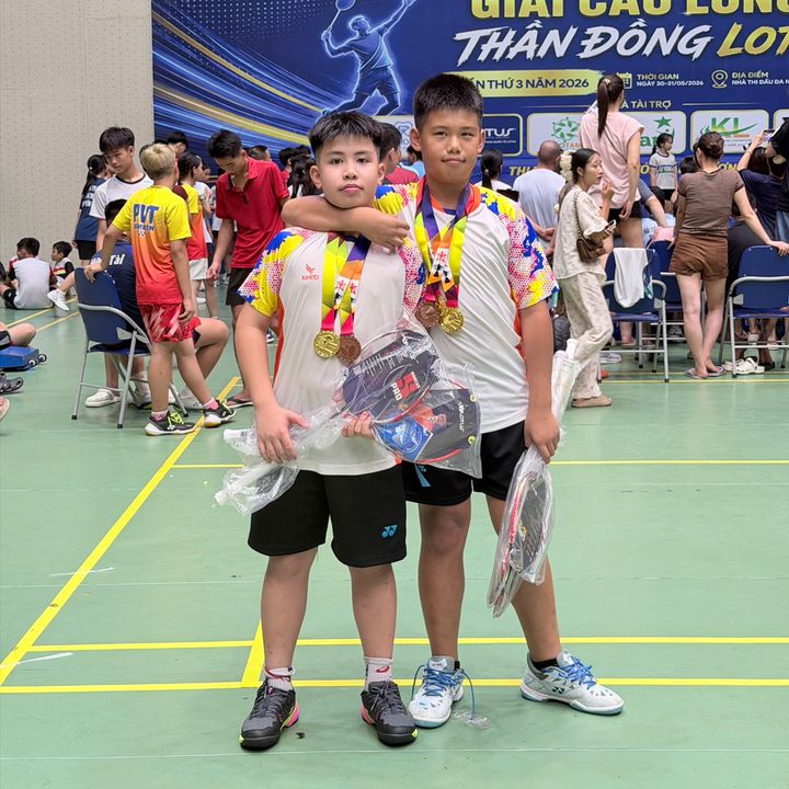 Cậu bé Cầu lông Ogy