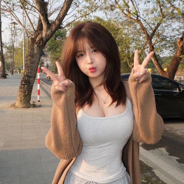 Xinh Lung Linh 🍓