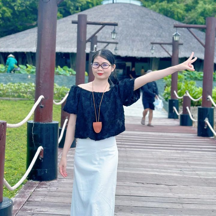 Hiền mê pha chế