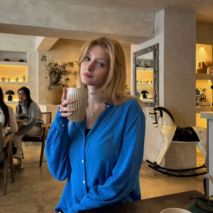anikaacuzna