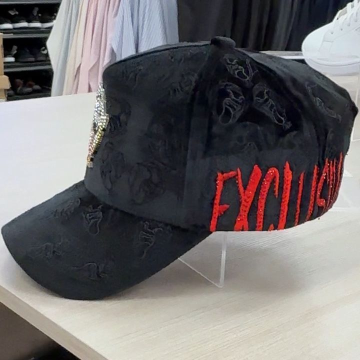 L.A  CAPS 🧢