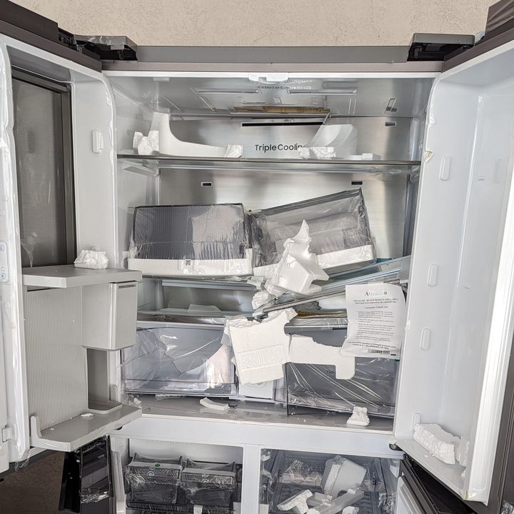 DJ BROKEN REFRIGERATOR
