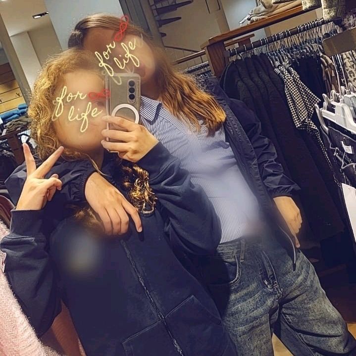 𝐿𝑖𝑠𝑒𝑒'♛