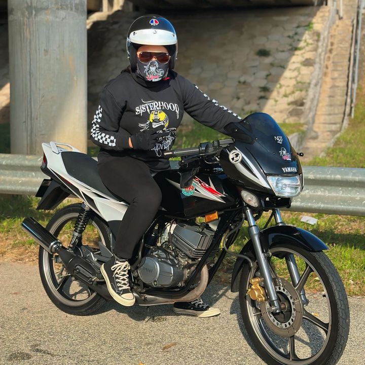 cikgu_helmet