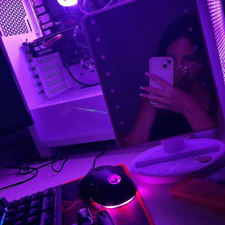 julie 🔥