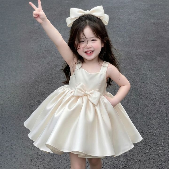 Nhi Nhi xin chào