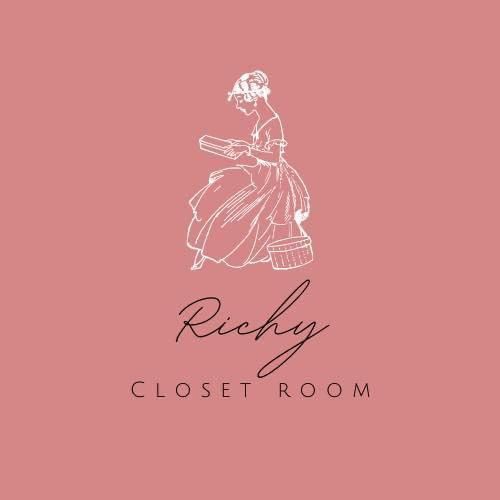 Richy closet room9