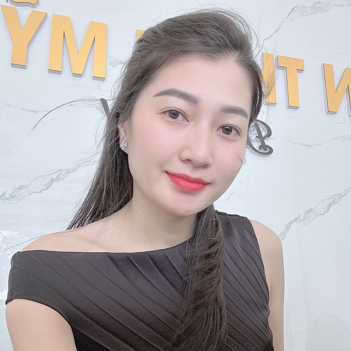 Huyền Review