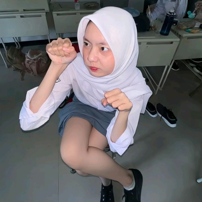 Maudy EW