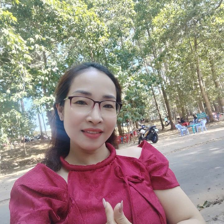 Uyên cần mẫn🌸