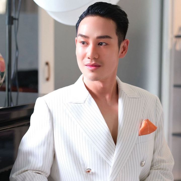 คุณอ้วน บริษัทปราบฝ้า v2