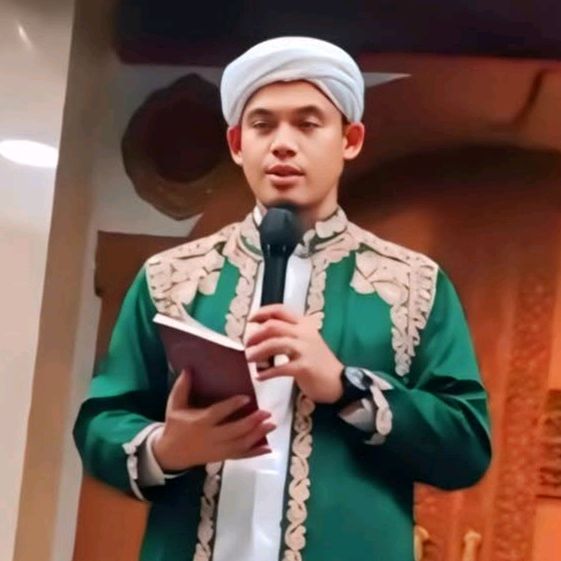 ABUYA DR.ARRAZY HASYIM,MA.HUM
