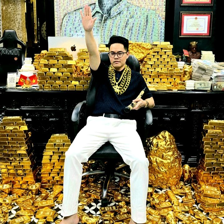 Hùng Bá Vua Tiền Tệ