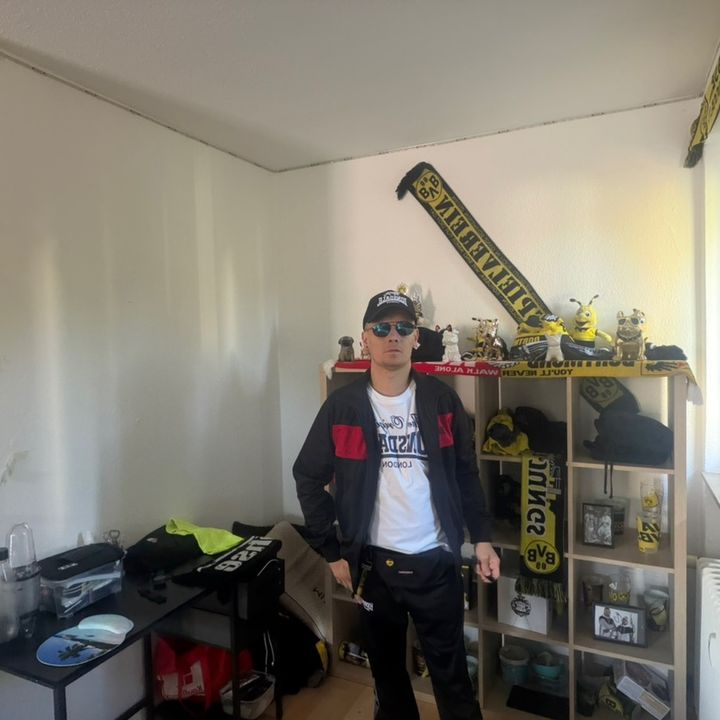 B1909💛🖤 RWE 🤍❤️Köln ❤️🤍