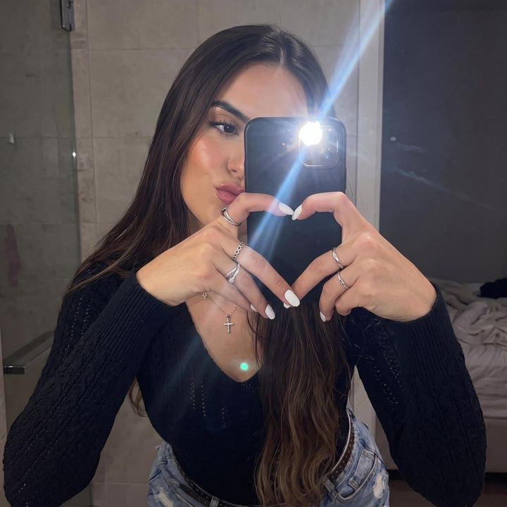 Fefe 𑣲.