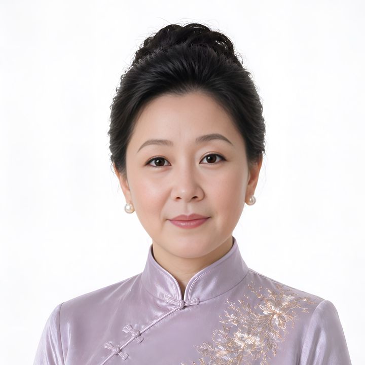 Cô Năm Luận Số