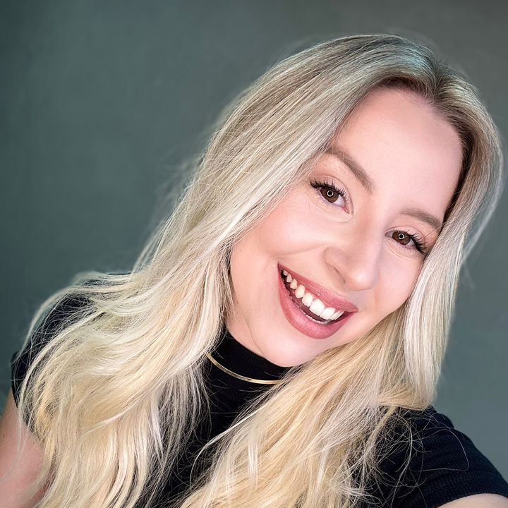 Lari Cabral / Shop Creator